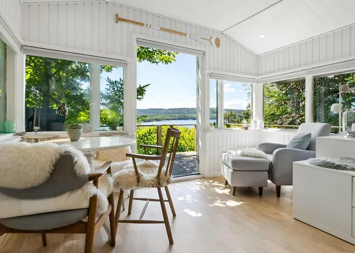 Historic With Panoramic View By Julso Feriehus *